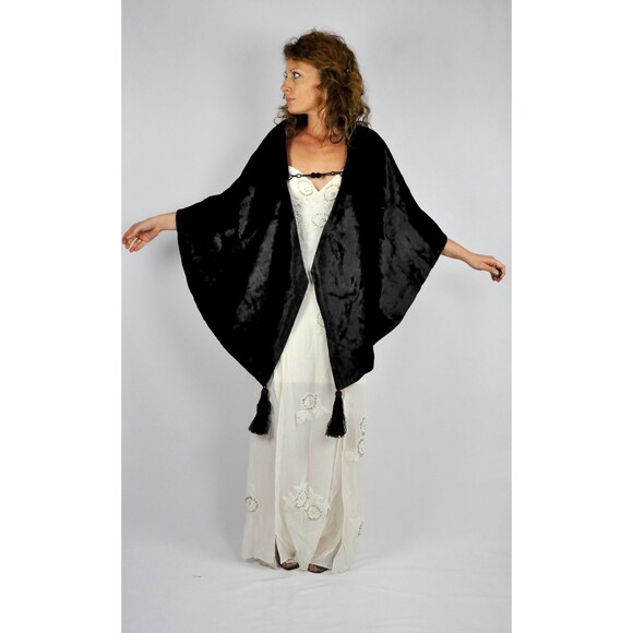 20s VELVET & SILK Shawl Cloak Cape Flapper Piano Opera Shawl Collectible Pockets - Picture 5 of 10
